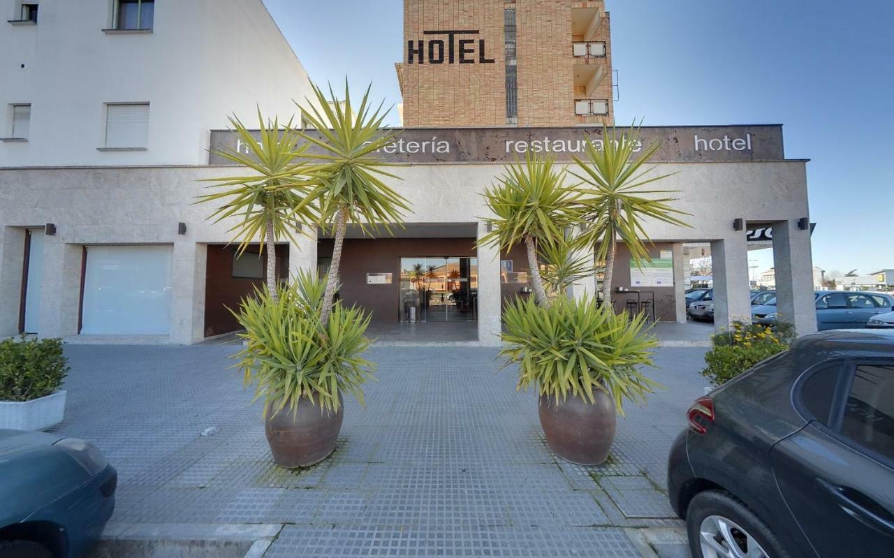 Hotel Moya Navalmoral De La Mata Luaran gambar