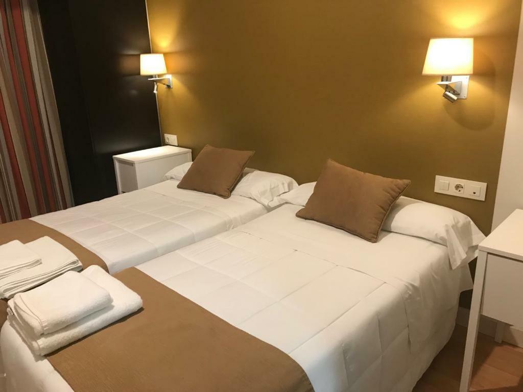 Hotel Moya Navalmoral De La Mata Luaran gambar