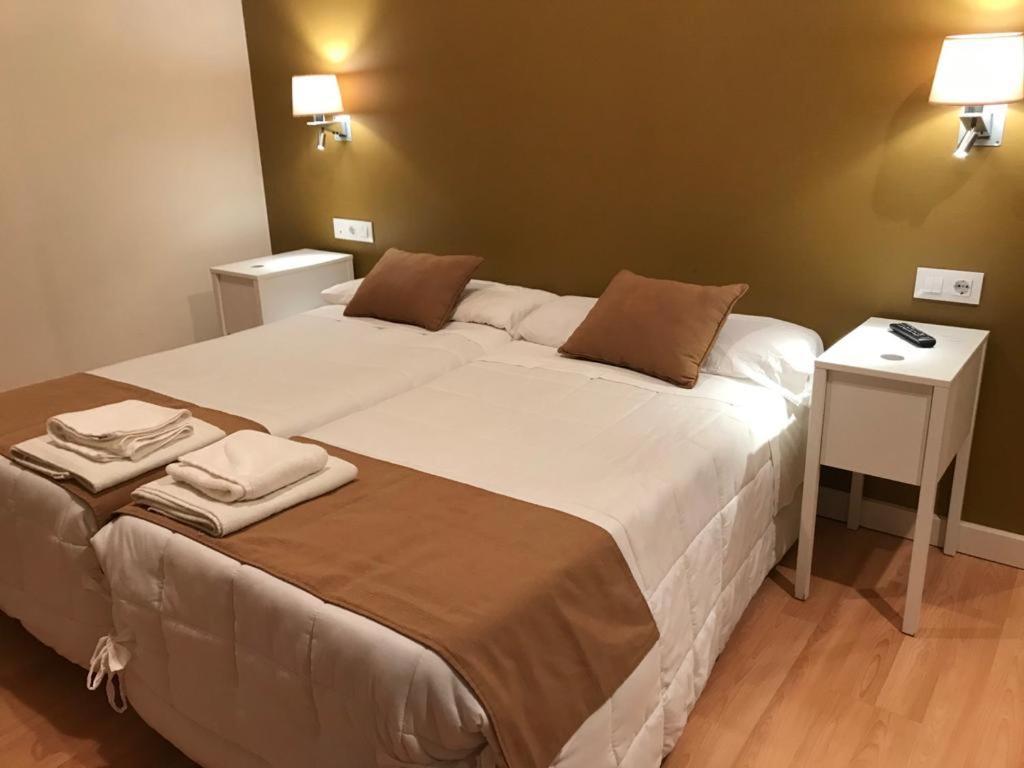 Hotel Moya Navalmoral De La Mata Luaran gambar